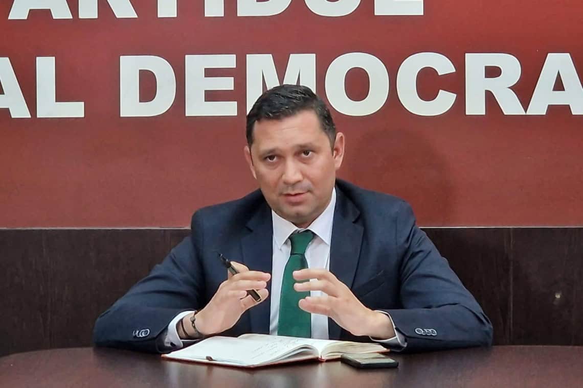 Bogdan Toader (PSD) confirmă lipsa de transparență la buget: „Nu știm sumele, nu știm alocările. Primarul a făcut un draft fără să ni-l arate” Bogdan Toader (PSD) confirmă lipsa de transparență la buget: „Nu știm sumele, nu știm alocările. Primarul a făcut un draft fără să ni-l arate”
