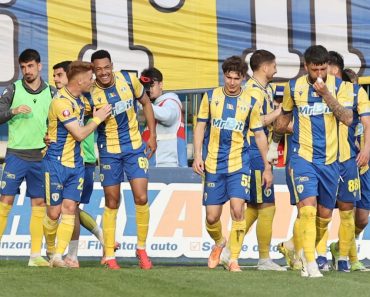 După ce i-au ajutat acum vor să-i bată! Fotbaliștii Petrolului își doresc victoria la FCSB