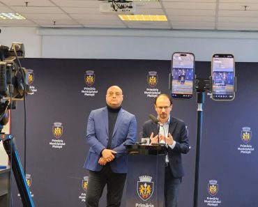 De la „MAFIOT” și „SLUGĂ”, la partener de nădejde: Polițeanu îi pupă mâna Prefectului Nicodim după ce l-a trimis public la PUȘCĂRIE!