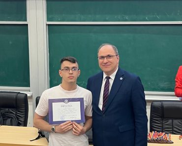 Doi elevi ai C.N. „Mihai Viteazul” Ploiești au reușit performanțe remarcabile la o competiție de Inteligență Artificială
