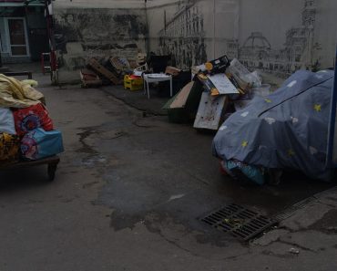 REVOLTĂTOR | Ploieștiul „Parangheliilor” vs. Ploieștiul Real: Imagini de lumea a treia în zona ZERO a orașului. Centrul „orașului viu”, plin de gropi și șobolani cu adevărat vii!