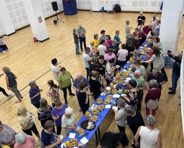 Proiectul „Clubul Seniorilor” din Ploiești: Activități sociale sau „pomană electorală”?