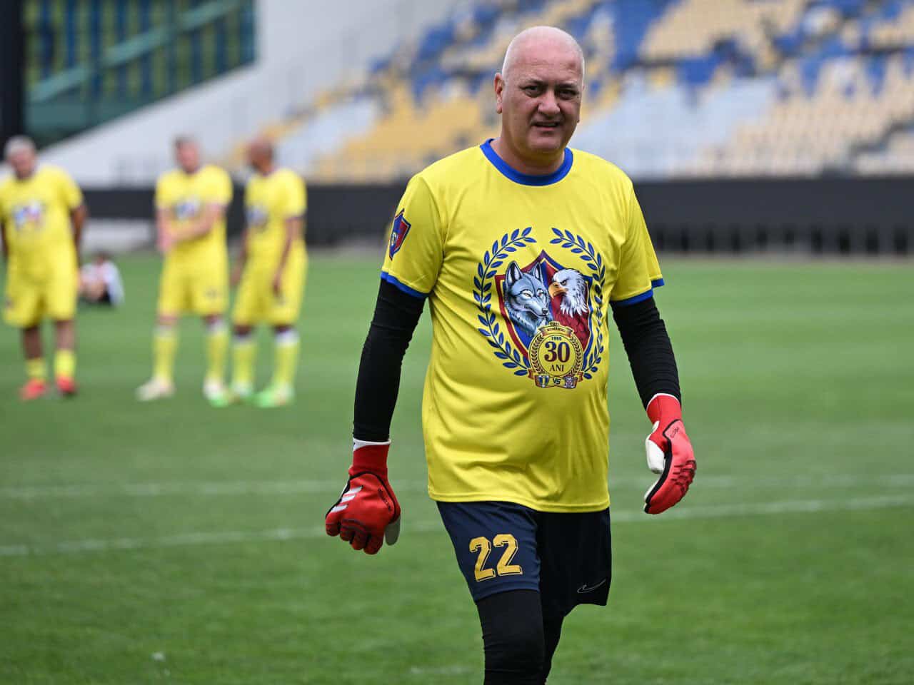 După Fane Preda vine tare Fane Rădulescu! A semnat “portarul-penalti”!