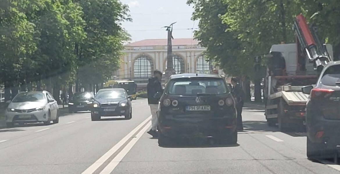 Accident cu trei mașini pe Bulevard, aproape de Gara de Sud