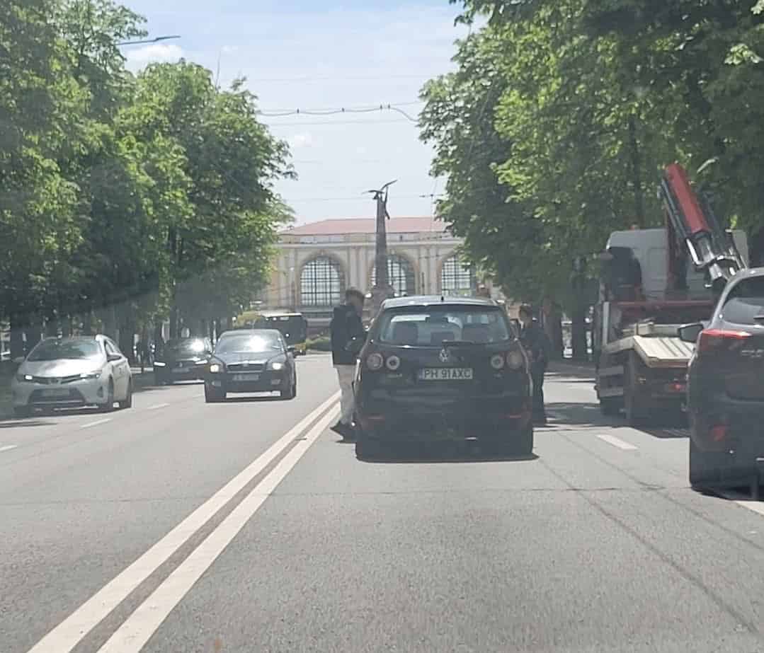 Accident cu trei mașini pe Bulevard, aproape de Gara de Sud