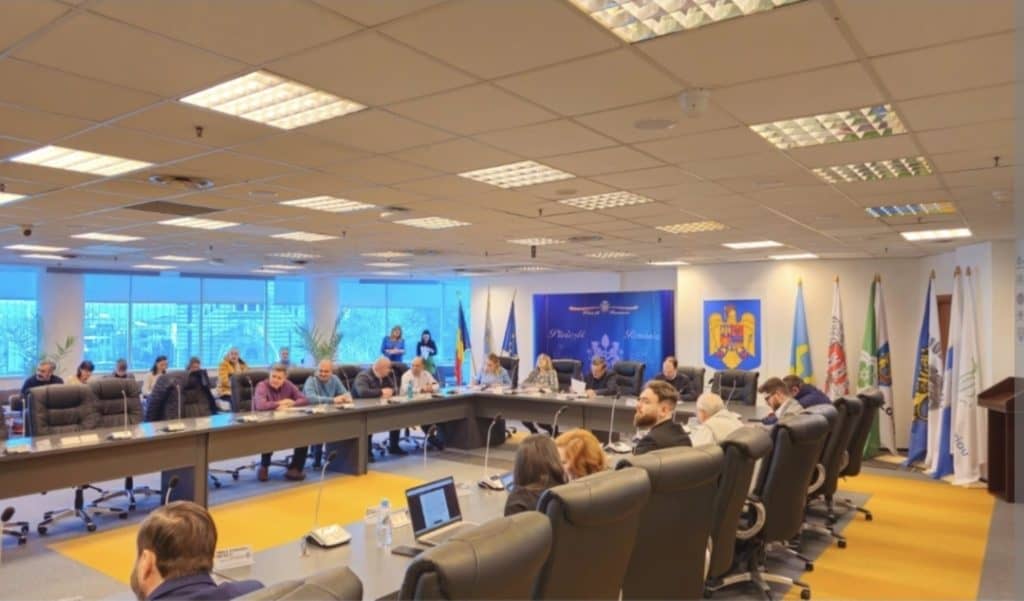 Surse/ Partidele din Consiliul Local s-au înțeles să mute „paranghelia” de pe Bulevard, în Parcul Vest. „Din respect pentru locuitorii din zonă, pe Bulevard rămân activitățile care nu presupun băutură și gălăgie”