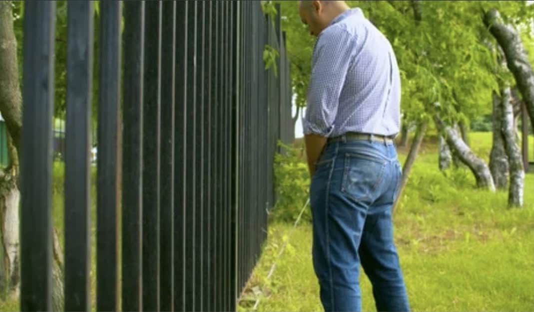 „Republica de sub urină și fecale”/ Locuitorii de pe B.P. Hasdeu și Mihai Eminescu rup tăcerea: „Pentru acest primar, noi suntem o mână de proști care trebuie să suportăm tinerii frumoși și liberi care fac gălăgie până la 4 dimineața”