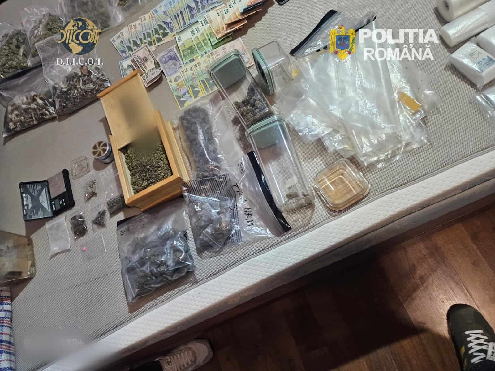 VIDEO: Traficanți de droguri prinși de polițiștii BCCO Ploiești. Trei bărbați arestați preventiv