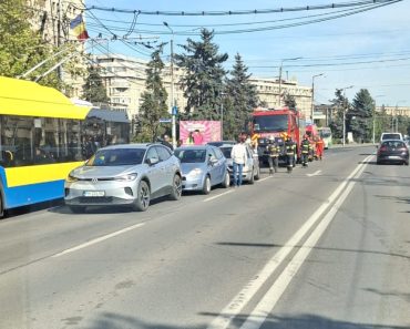 FOTO: Accident în centrul Ploieștiului. Patru mașini implicate