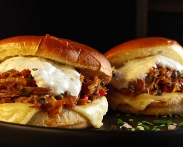 Burger cu carne rămasă – Simplu, rapid și gustos