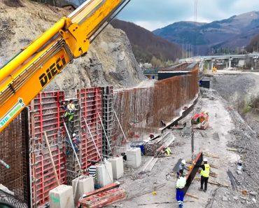 Abonată la bani publici, firma care a câștigat lucrările pentru Centura Comarnic pe vremea lui Iulian Dumitrescu e cercetată de DNA