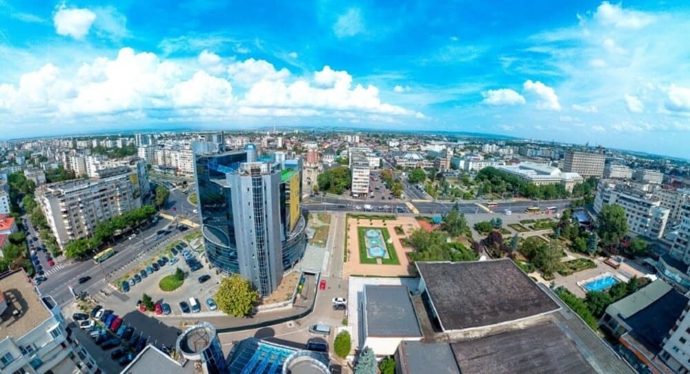 Proiect pentru interzicerea, la Ploiești, a panourilor publicitare luminoase și tip LED