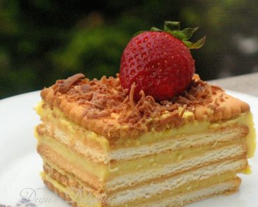 Tort cu biscuiti si crema de vanilie