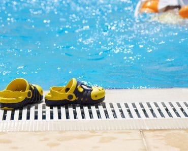 Tragedie în Dolj! Copil de doar 1 an și 4 luni și-a pierdut viața după ce ar fi căzut într-o piscină din curtea bunicilor