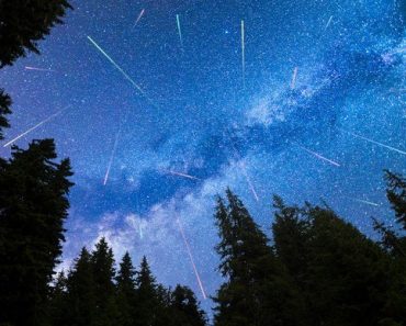 Spectacol pe cer: ploaia de meteori Eta Aquaridele atinge maximul în noaptea de 5 spre 6 mai