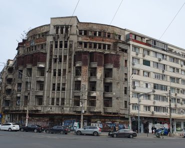 Hotelul Dunărea, „monstrul” de la Gara de Nord. În ce stare se află clădirea