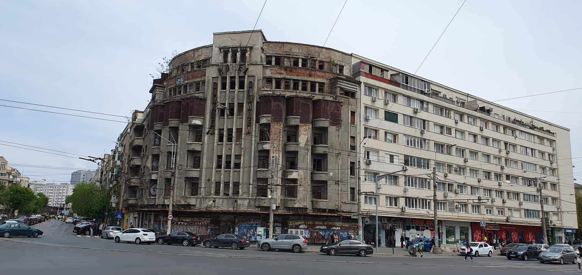 Hotelul Dunărea, „monstrul” de la Gara de Nord. În ce stare se află clădirea