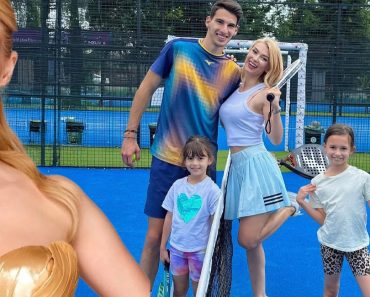 Imagini rare cu familia Andreei Bălan. Mama ei, Victor Cornea și fetițele, surprinși în ipostaze adorabile