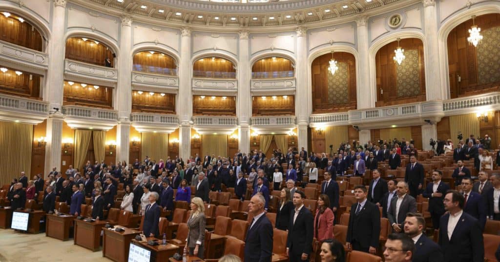 S-au complicat calculele moțiunii de cenzură: unii aleși nu mai susțin demersul. PSD pierde oameni și cooptează alții din Opoziție