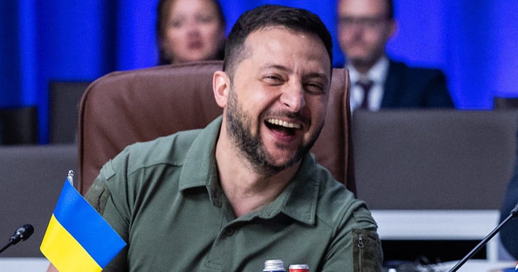 Umilința supremă: Zelenski a dat decret prin care „autorizează” parada lui Putin și a pus coordonatele GPS ale Pieței Roșii din Moscova