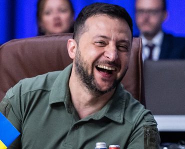 Umilința supremă: Zelenski a dat decret prin care „autorizează” parada lui Putin și a pus coordonatele GPS ale Pieței Roșii din Moscova