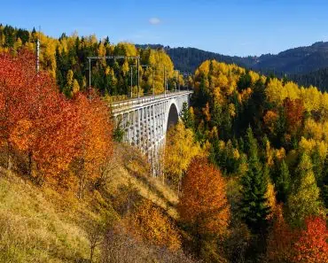 Viaductul din România care ascunde o poveste dramatică. Aruncat în aer de două ori, a fost reconstruit printre ruine și frig