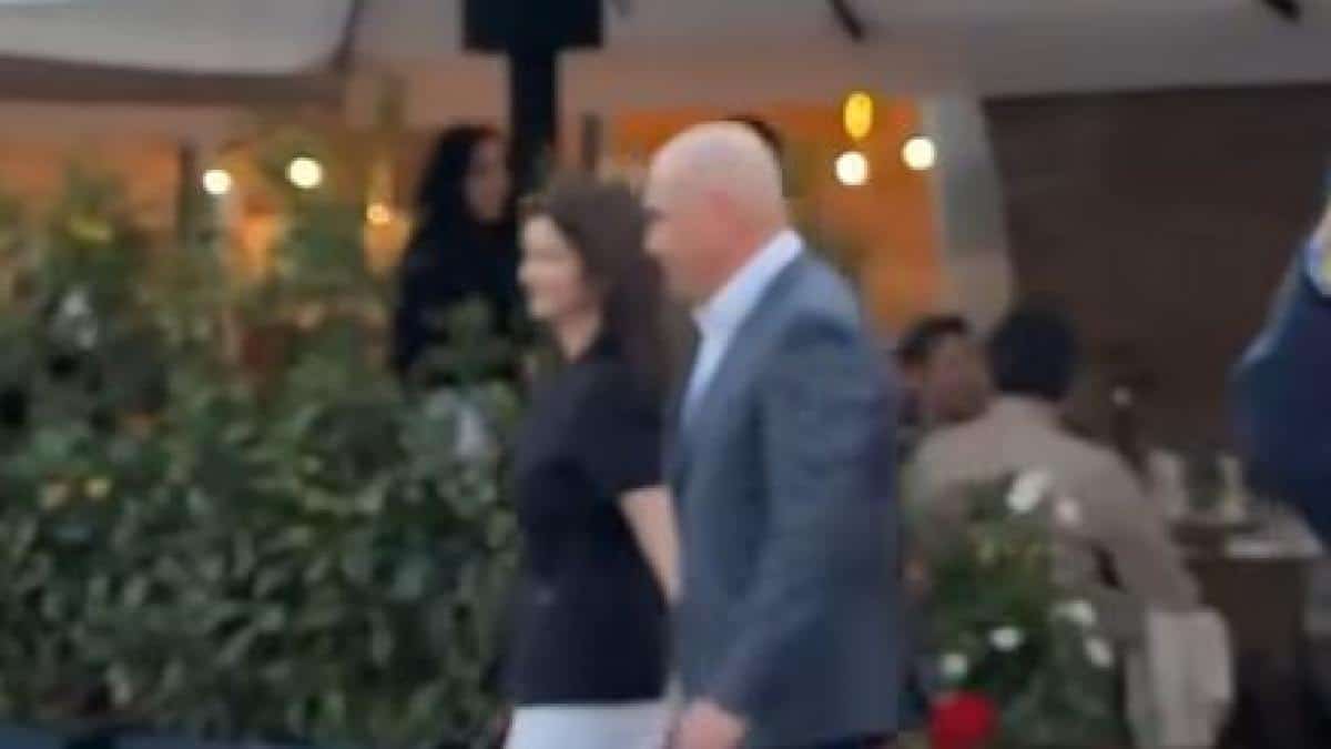 Ilie Bolojan, surprins într-o ipostază rară alături de partenera sa. Ce s-a întâmplat la ieșirea dintr-un restaurant