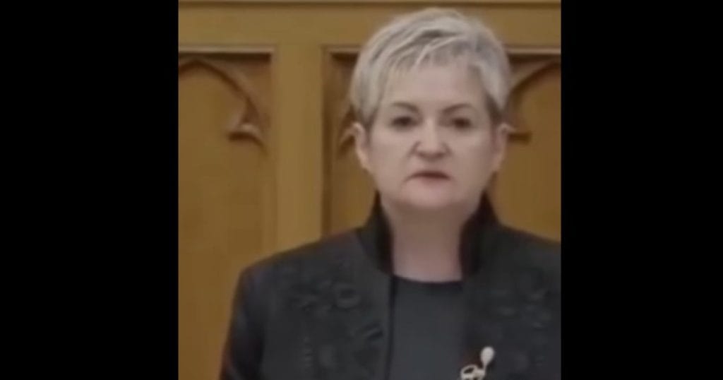 O deputată a depus jurământul în limba română în Parlamentul de la Budapesta. Lider UDMR: „Cum s-ar umfla în pene șovinii la noi”