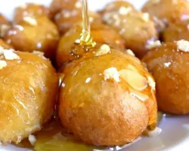 Rețeta grecească de gogoși care a cucerit internetul. Cum faci acest desert pufos și delicios în doar 20 de minute