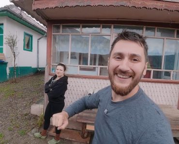 Cât te costă să-ți faci locuința visurilor. Doi români au cumpărat o casă bătrânească cu 30.000 de euro, dar au ajuns la cheltuieli neașteptate
