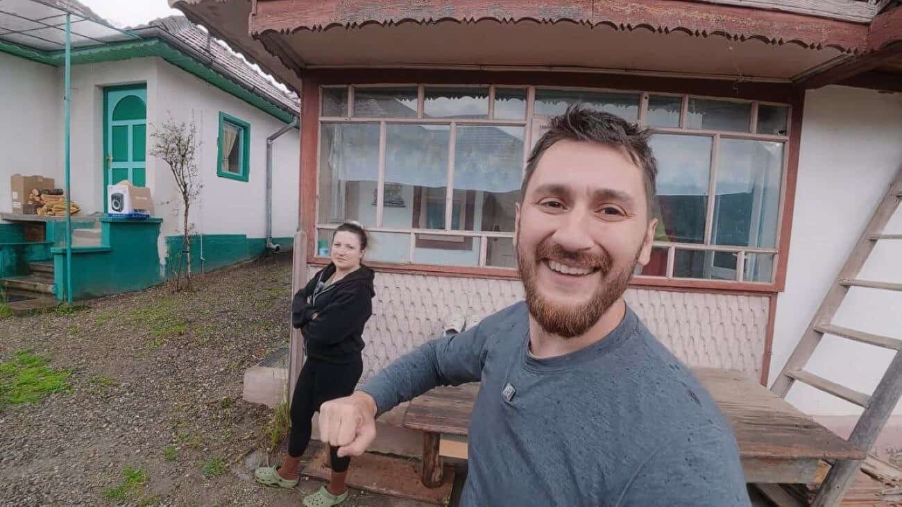 Cât te costă să-ți faci locuința visurilor. Doi români au cumpărat o casă bătrânească cu 30.000 de euro, dar au ajuns la cheltuieli neașteptate