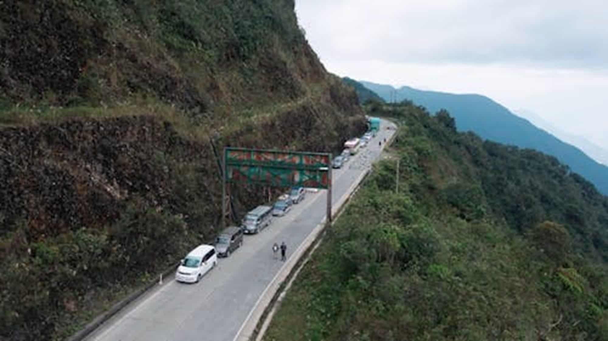 Țara unică în lume unde se circulă atât pe partea stângă, cât și pe partea dreaptă a drumului, în același timp