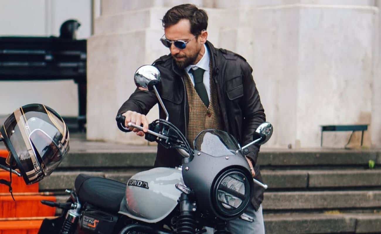 Dani Oțil a atras toate privirile pe străzile din București. Cum a apărut prezentatorul TV la parada motocicliștilor Dani Oțil a atras toate privirile pe străzile din București. Cum a apărut prezentatorul TV la parada motocicliștilor