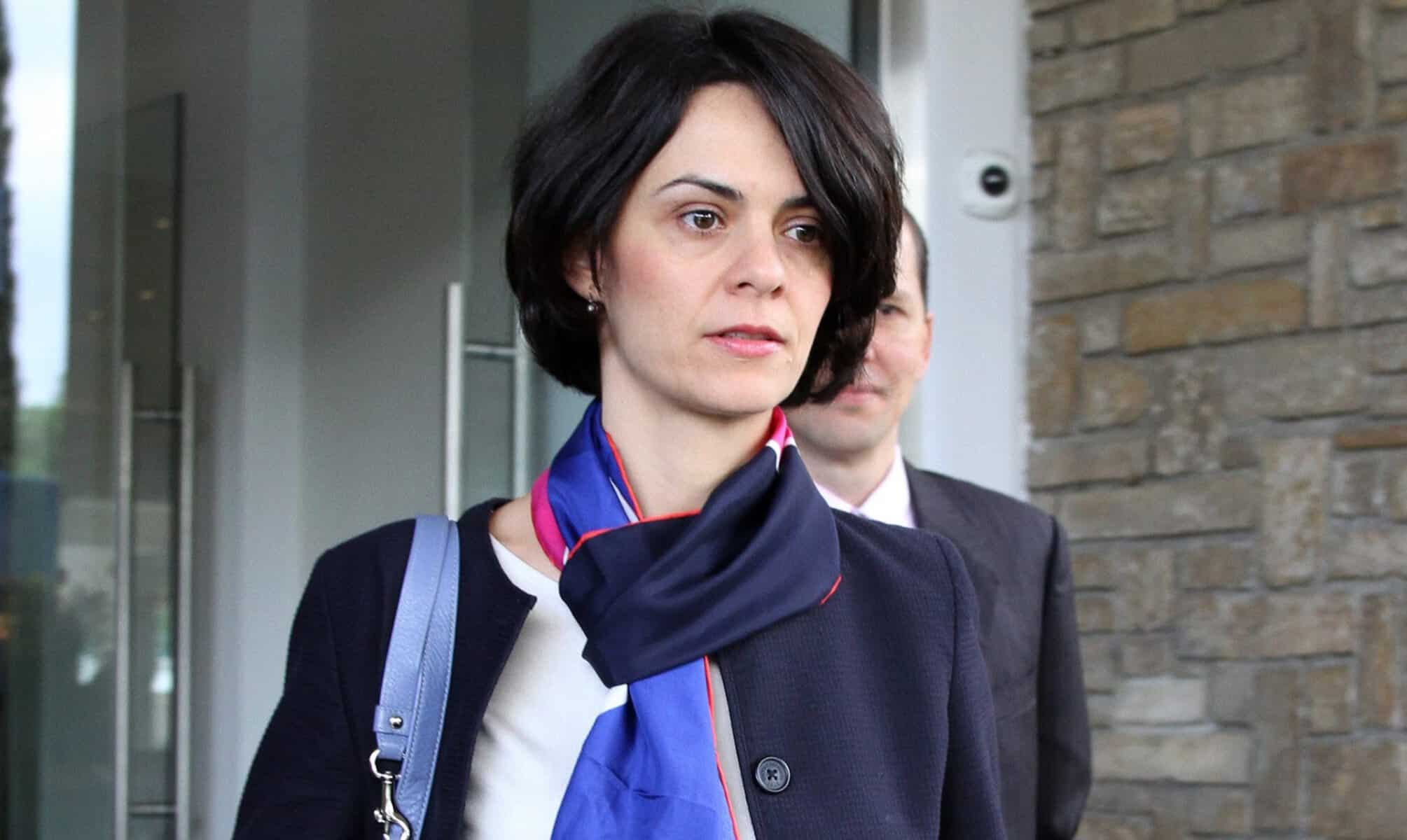 Delia Velculescu, tehnocrata FMI supranumită de greci „Doamna Drăculescu”, pe lista scurtă pentru funcția de premier Delia Velculescu, tehnocrata FMI supranumită de greci „Doamna Drăculescu”, pe lista scurtă pentru funcția de premier