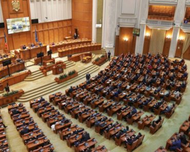 Sondaj INSCOP: PNL depășește PSD în intențiile de vot pentru alegeri parlamentare. Ce procente au AUR și USR