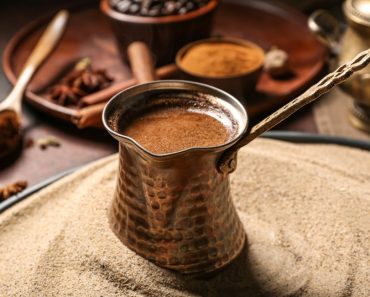 Băutura care a ajuns să detroneze cafeaua. A început să fie tot mai consumată dimineața Băutura care a ajuns să detroneze cafeaua. A început să fie tot mai consumată dimineața