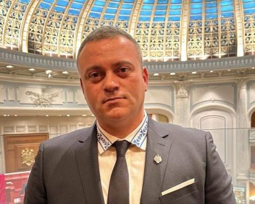 Un deputat a demisionat din grupul PSD pentru a trece la PNL. Inițial, a fost ales pe listele partidului Dianei Șoșoacă