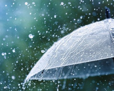 Meteorologii anunță ploi în jumătate de țară. Care sunt județele vizate de cod galben de vânt puternic și cum va fi vremea în Capitală
