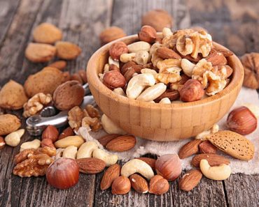 Când este cel mai bun moment să mănânci nuci pentru absorbția maximă de Omega-3, potrivit dietiștilor Când este cel mai bun moment să mănânci nuci pentru absorbția maximă de Omega-3, potrivit dietiștilor