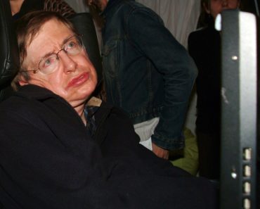 Detalii inedite din viața lui Stephen Hawking. Era privit cu îngrijorare de tatăl său în perioada studenției: „Stă prin casă fără prea multă iniţiativă” Detalii inedite din viața lui Stephen Hawking. Era privit cu îngrijorare de tatăl său în perioada studenției: „Stă prin casă fără prea multă iniţiativă”