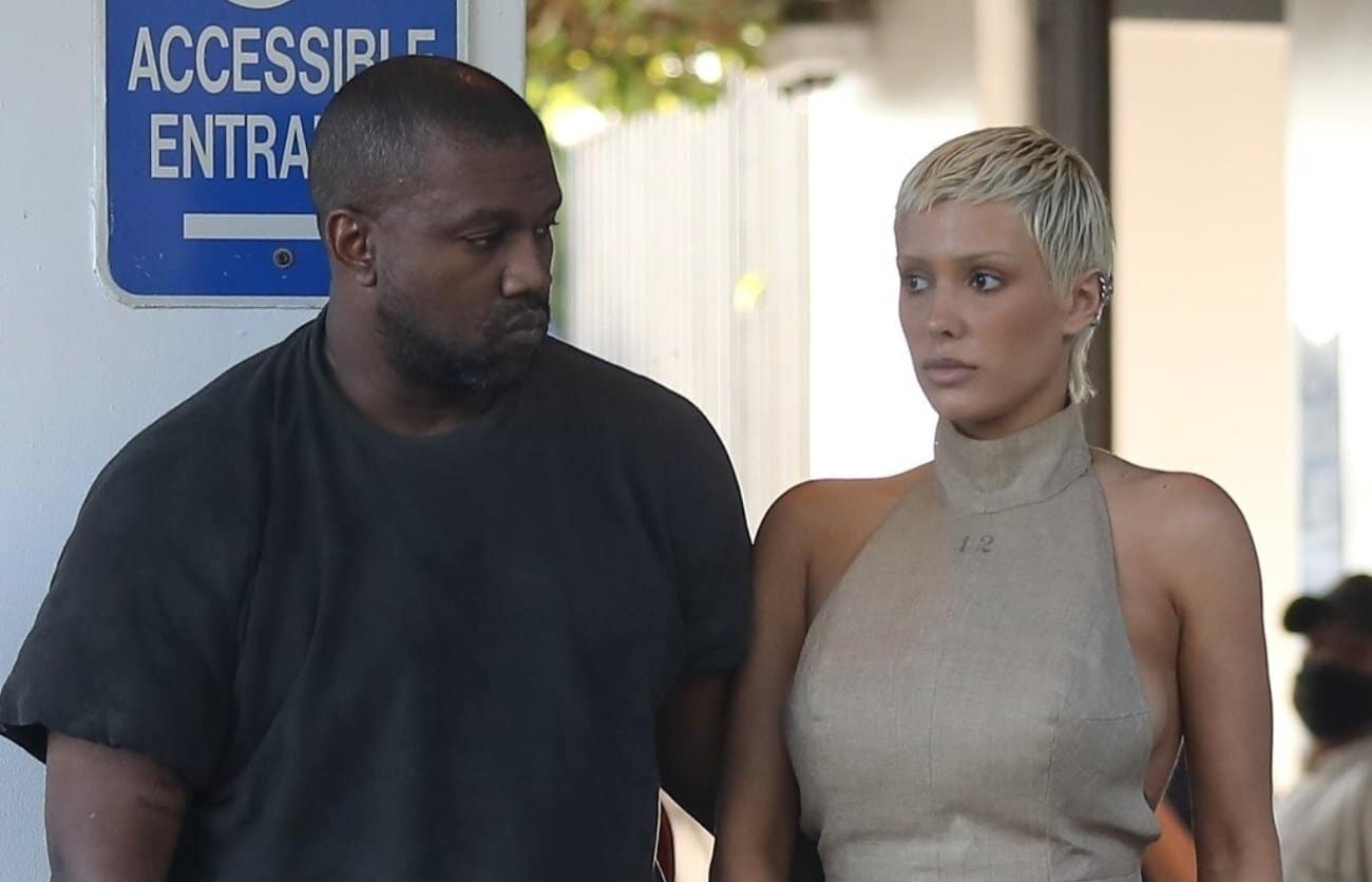 Bianca Censori continuă să șocheze cu aparițiile sale alături de Kanye West. Ținuta „fără limite” care a atras toate privirile Bianca Censori continuă să șocheze cu aparițiile sale alături de Kanye West. Ținuta „fără limite” care a atras toate privirile
