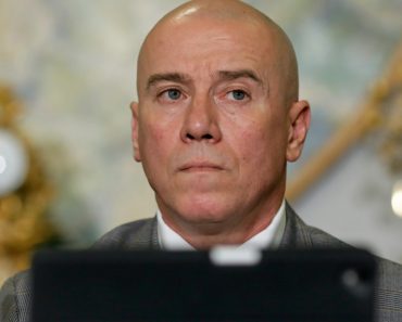 Ministrul Culturii, Demeter Andras Istvan, a demisionat după ce au apărut înregistrări cu el înjurând interesul național al României