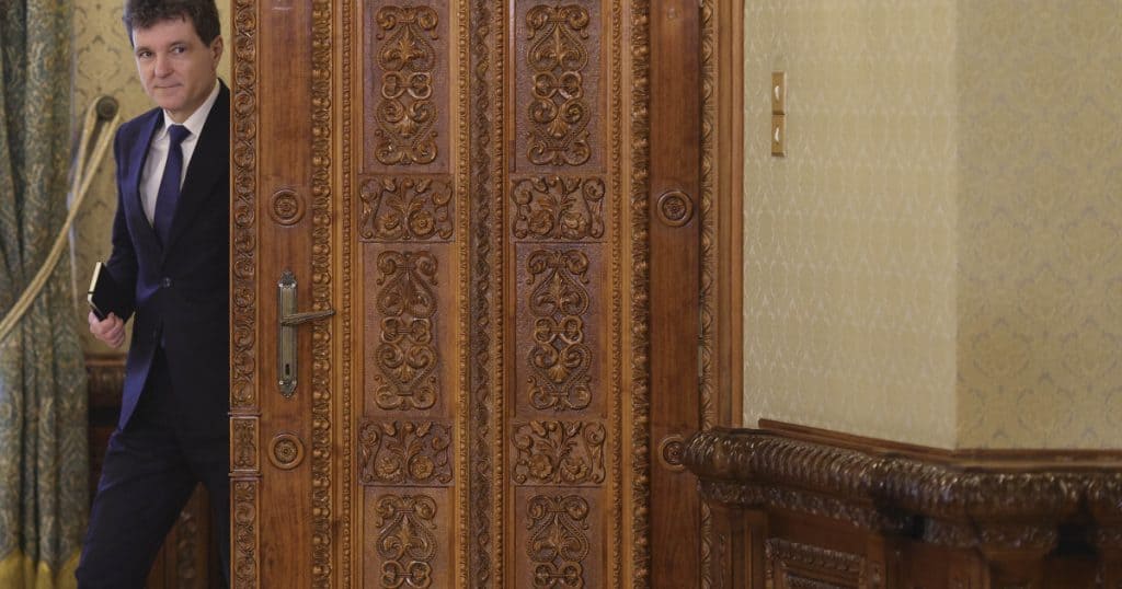 Nicușor Dan i-a chemat, din nou, la negocieri pe Grindeanu și Bolojan. Ce variantă de Guvern se conturează (surse)