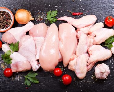 Bucata de pui ignorată de români, dar preferată de bucătari. E mai gustoasă, mai suculentă și mai ieftină decât pieptul Bucata de pui ignorată de români, dar preferată de bucătari. E mai gustoasă, mai suculentă și mai ieftină decât pieptul