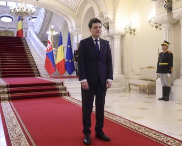 Negocierile pentru formarea noului Guvern, blocate. De ce întârzie Nicușor Dan să desemneze un premier