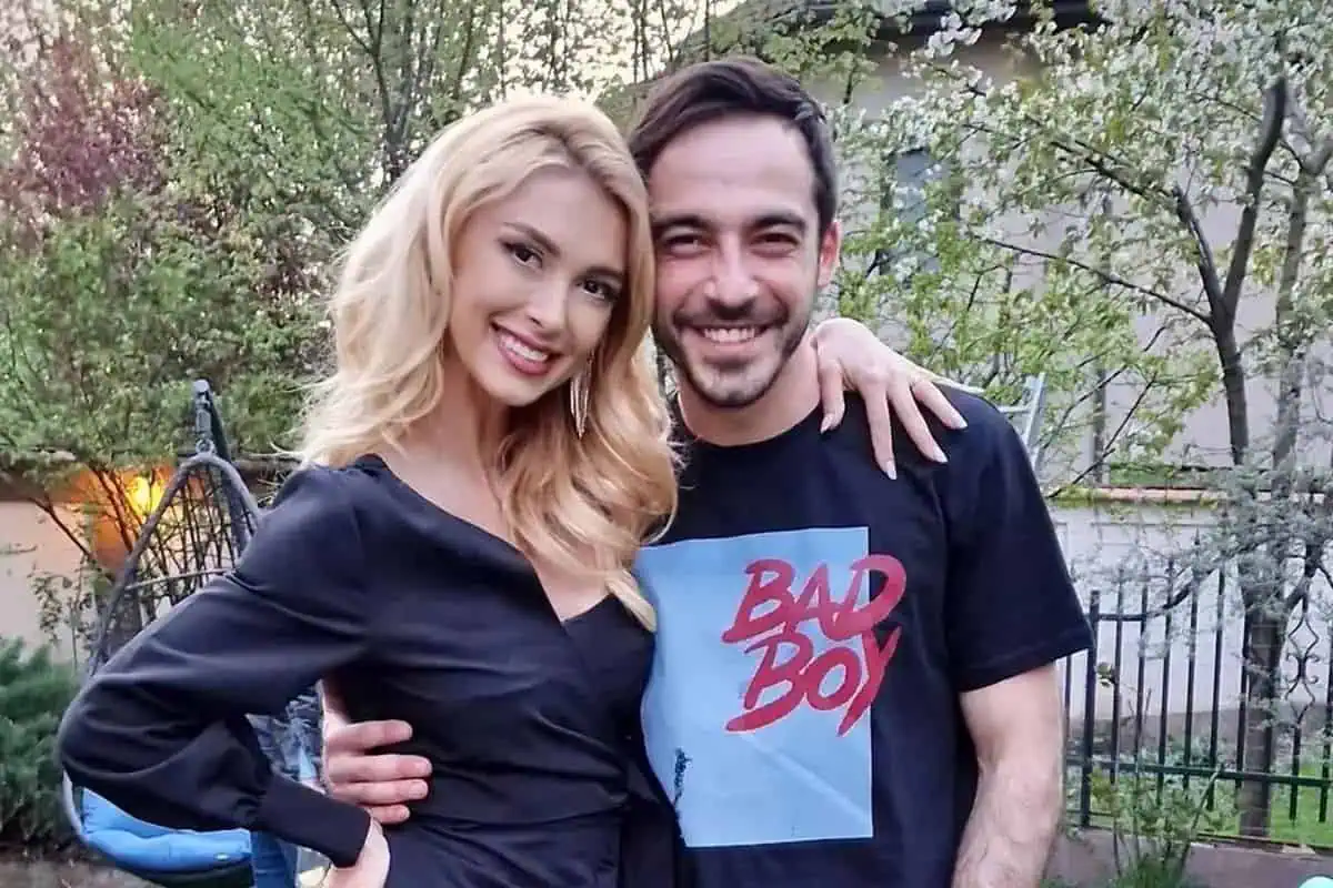 Andreea Bălan spune ce s-a întâmplat între ea și Petrișor Ruge. Fanii, îngrijorați: „Ce s-a întâmplat între voi?” Andreea Bălan spune ce s-a întâmplat între ea și Petrișor Ruge. Fanii, îngrijorați: „Ce s-a întâmplat între voi?”