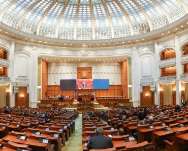 „PSD sună prin PNL și USR”. Un deputat liberal spune că social-democrații caută susținere pentru un Guvern condus de Eugen Tomac