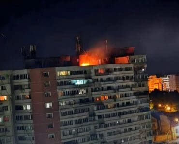 Alertă majoră. O dronă rusească a lovit un bloc din Galați: sunt 2 răniți. A fost încheiată cercetarea la fața locului Alertă majoră. O dronă rusească a lovit un bloc din Galați: sunt 2 răniți. A fost încheiată cercetarea la fața locului
