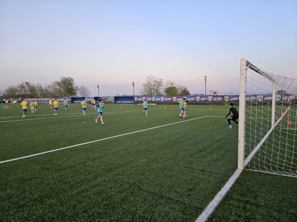 Înscrieri și selecții pentru viitori fotbaliști