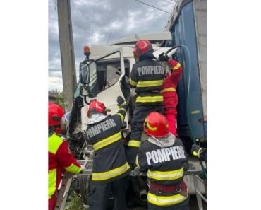 VIDEO: Accident grav la Șirna, între un TIR și un autobuz. A fost chemat elicopterul SMURD
